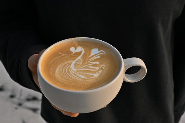 Élevez Votre Intérieur : Intégrez des Touches de Mode des Années 80 pour une Décoration Unique